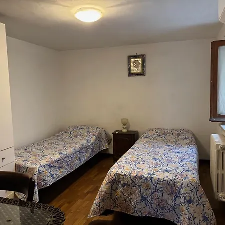 Centro Storico, Trilo Con Aria Condizionata Lägenhet